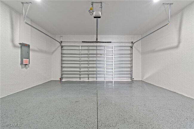 Building Photo - 3808 10th St SW