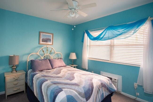 Building Photo - Oceanview condo available NOW until Novemb...
