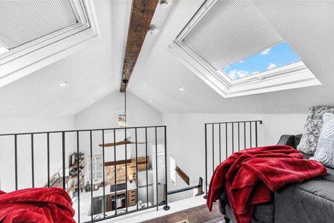 Building Photo - 192 Breakspear Ln