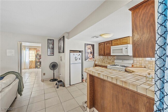 Building Photo - 3969 Royal Viking Way