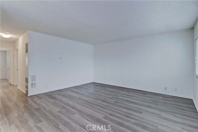 Building Photo - 207 W Marquita