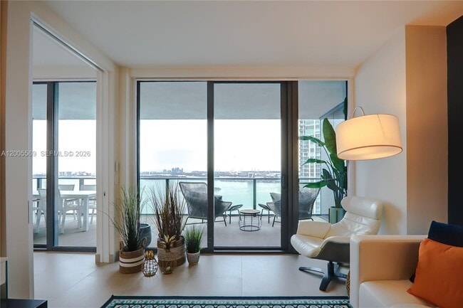 Building Photo - 650 NE 32nd St