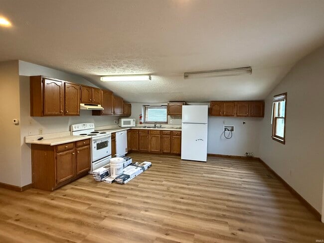 Building Photo - 1024 W Country Club Dr