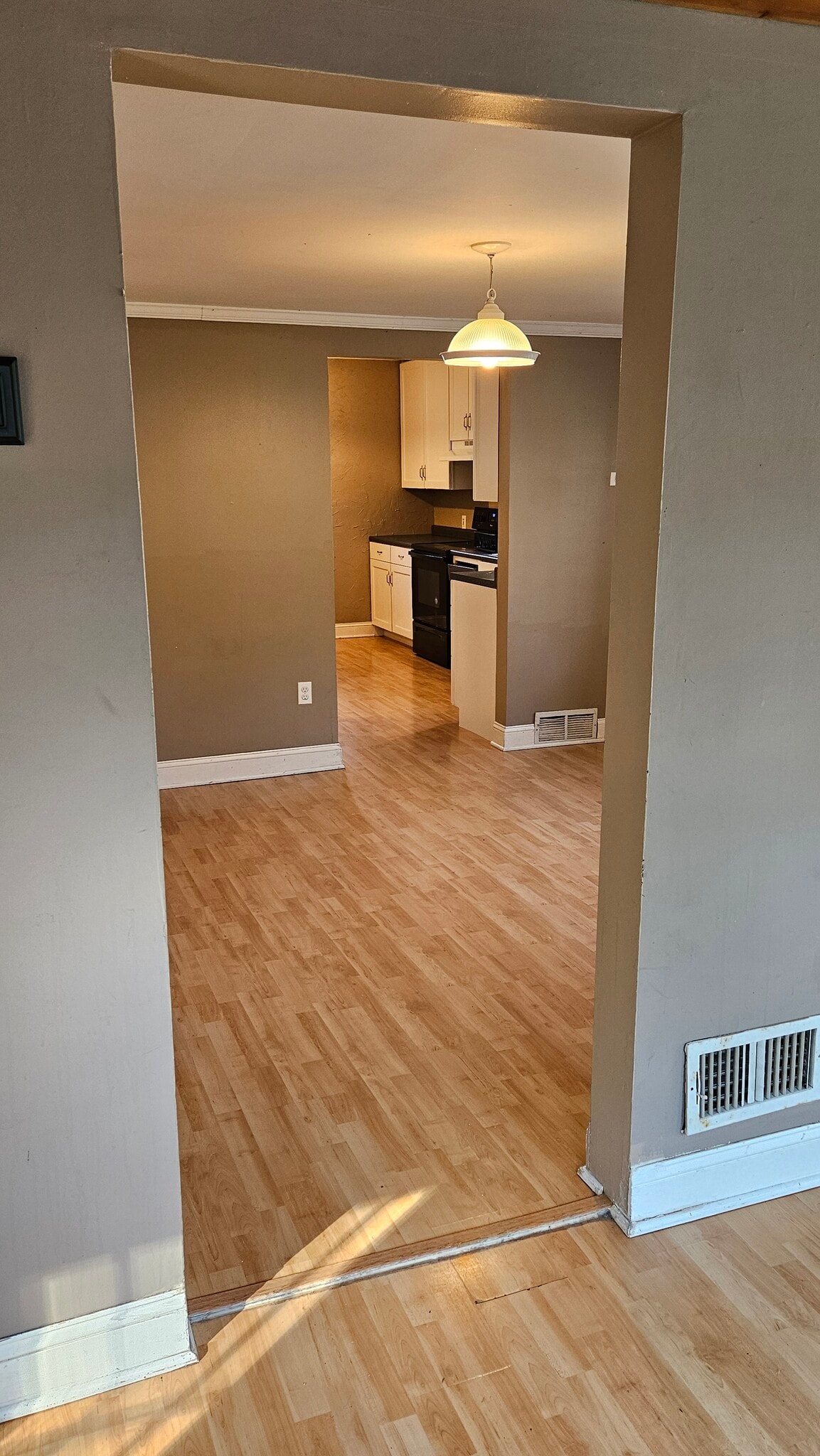 Building Photo - 35 Jackson St