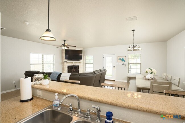 Building Photo - 1526 Bonnyview Dr