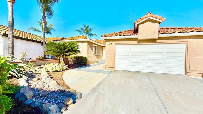 Building Photo - Lovely Single-Story Home in the Friendly a...