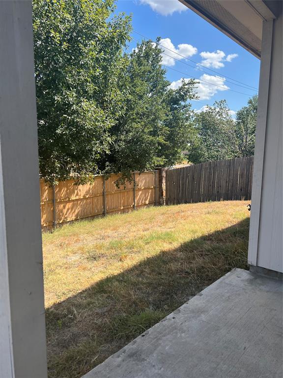 Building Photo - 1901 Golden Sunrise Ln