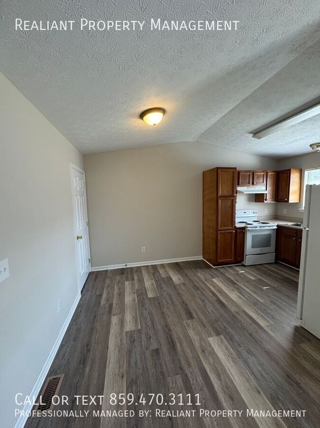 Building Photo - 303 Parker Pl