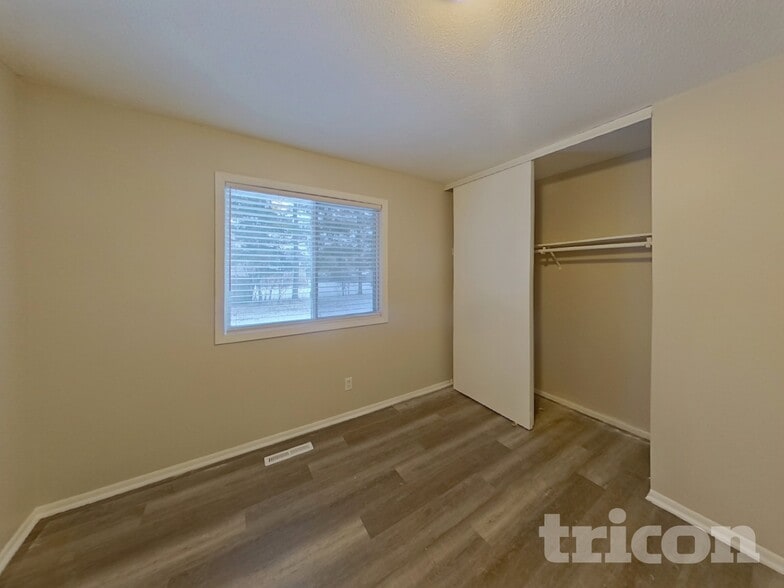 Building Photo - 3200 Jurdy Ct S