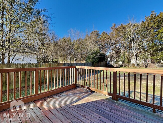 Building Photo - 832 St Andrews Pl