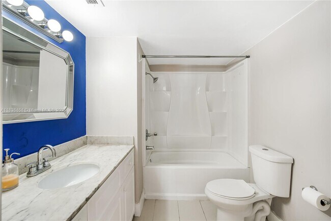 Building Photo - 2780 NE 183rd St