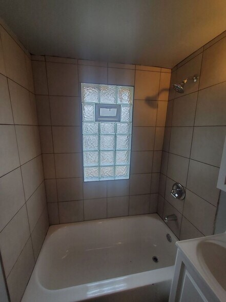 Building Photo - 5264 N 36th St