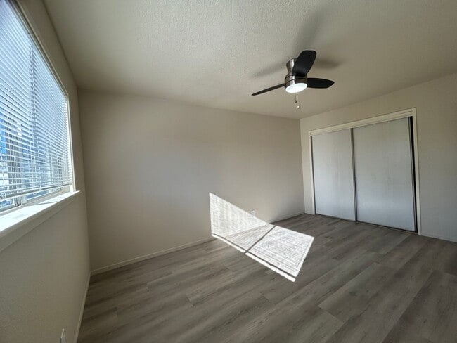 Building Photo - 4172 Del Amo Blvd