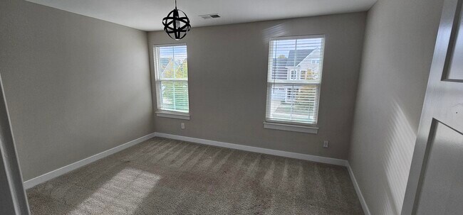 Building Photo - 12631 ES Draper Dr