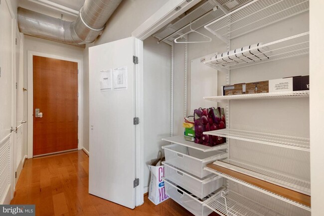 Building Photo - Incredible 11th Floor 2BR/2BA Condo (including reserved garage parking) in Vibrant Mount Vernon T...