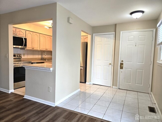 Building Photo - 49 Alexandria Way