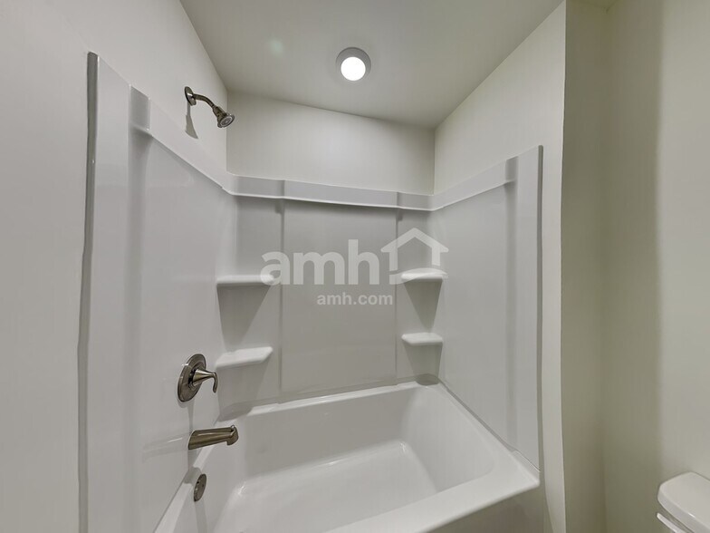 Building Photo - 3018 Ansley Place Rd