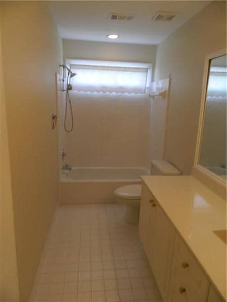 Building Photo - 4780 Summerset Ln