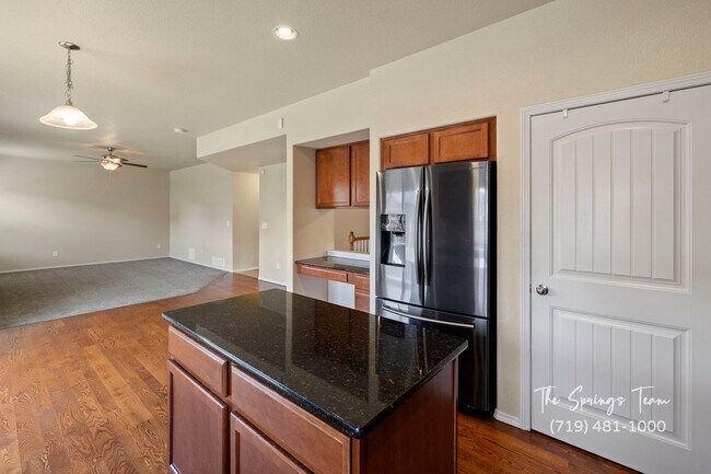Building Photo - SPACIOUS SIX (6!!!) BD HOME IN LORSON RANC...
