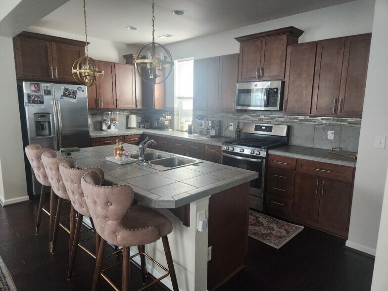 Building Photo - 4425 30th Dr SE