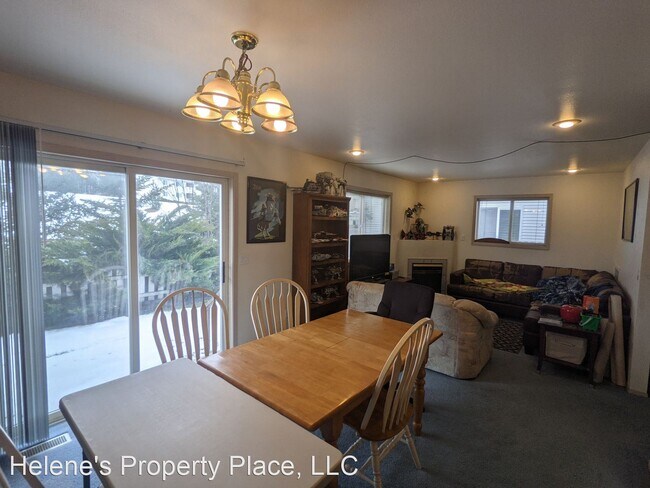 Building Photo - 3 br, 2.5 bath House - 259 NW Clay Court