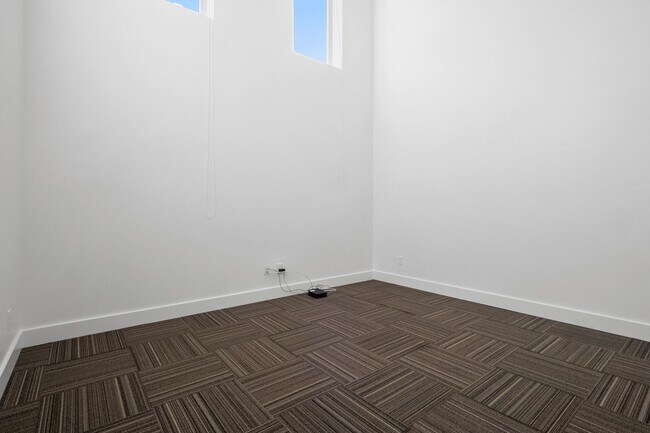 Building Photo - STUFF TO DO IN A SPACE FOR RENT
