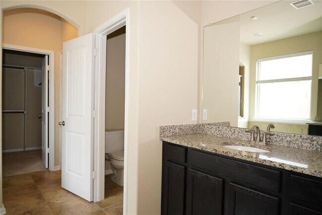 Building Photo - 9526 Bonbrook Bend Ln