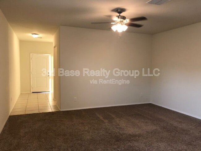 Building Photo - 29916 W Mulberry Dr