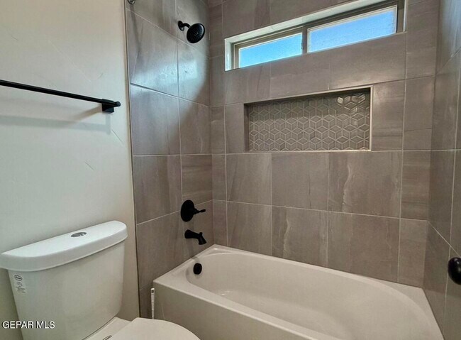 Building Photo - 7409 Scarlet Oak Pl