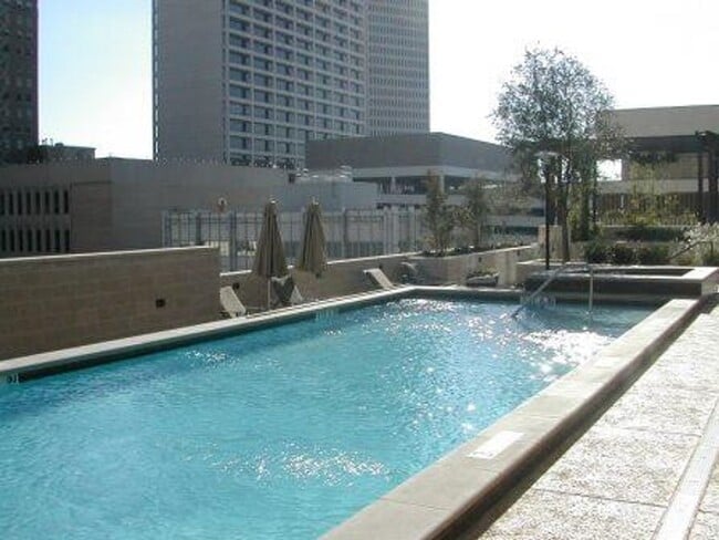 Building Photo - Live in the Heart of Downtown Fort Worth!
