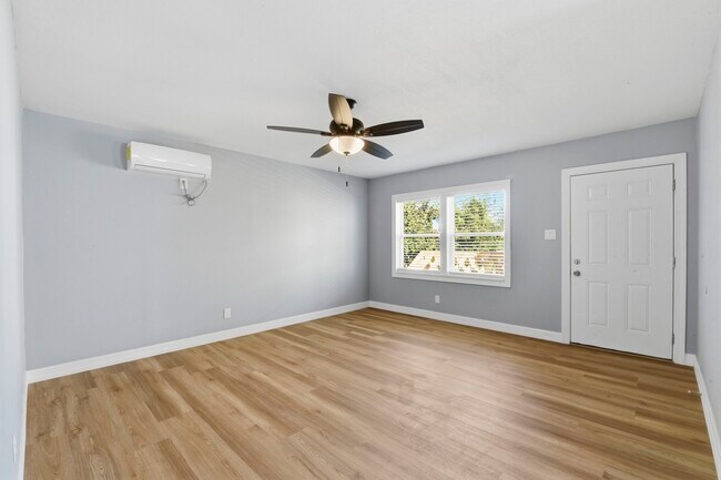 Building Photo - 1415 Avenue H