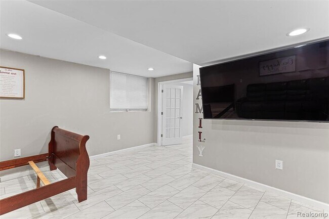 Building Photo - 30575 Hogan Ln