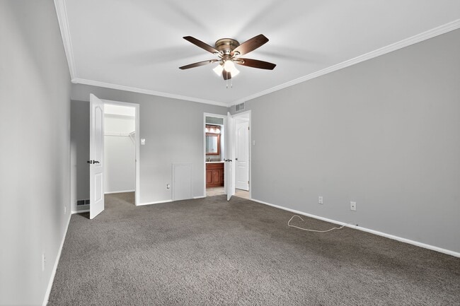 Building Photo - 803 Aberdeen Ln