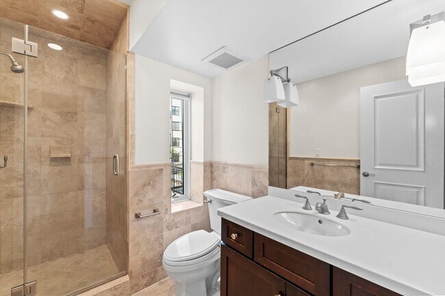 Building Photo - 326 Park Ave