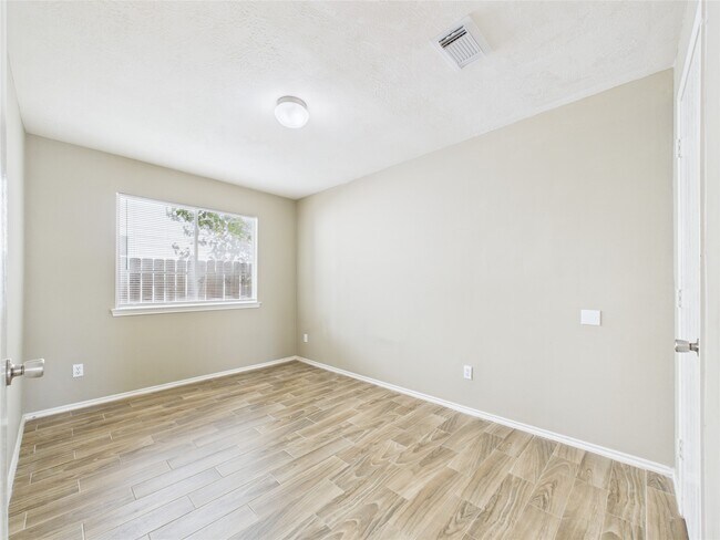 Building Photo - 3318 Field Manor Ln