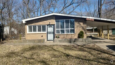 Building Photo - RECENTLY RENOVATED HOME