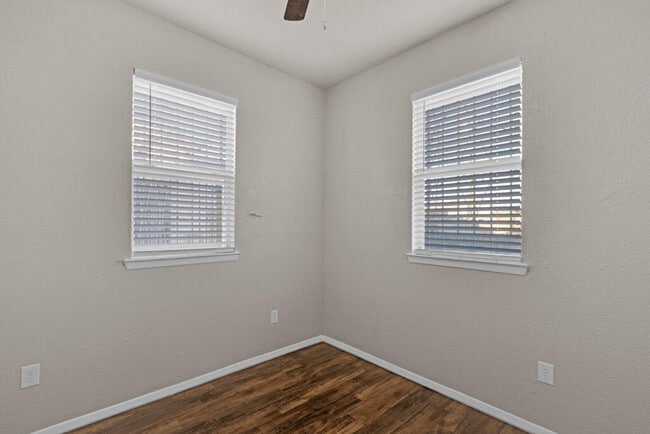 Building Photo - 408 Nino Aguilera St