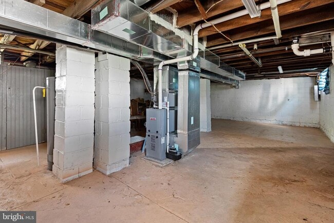 Building Photo - 27 Reamer Ave