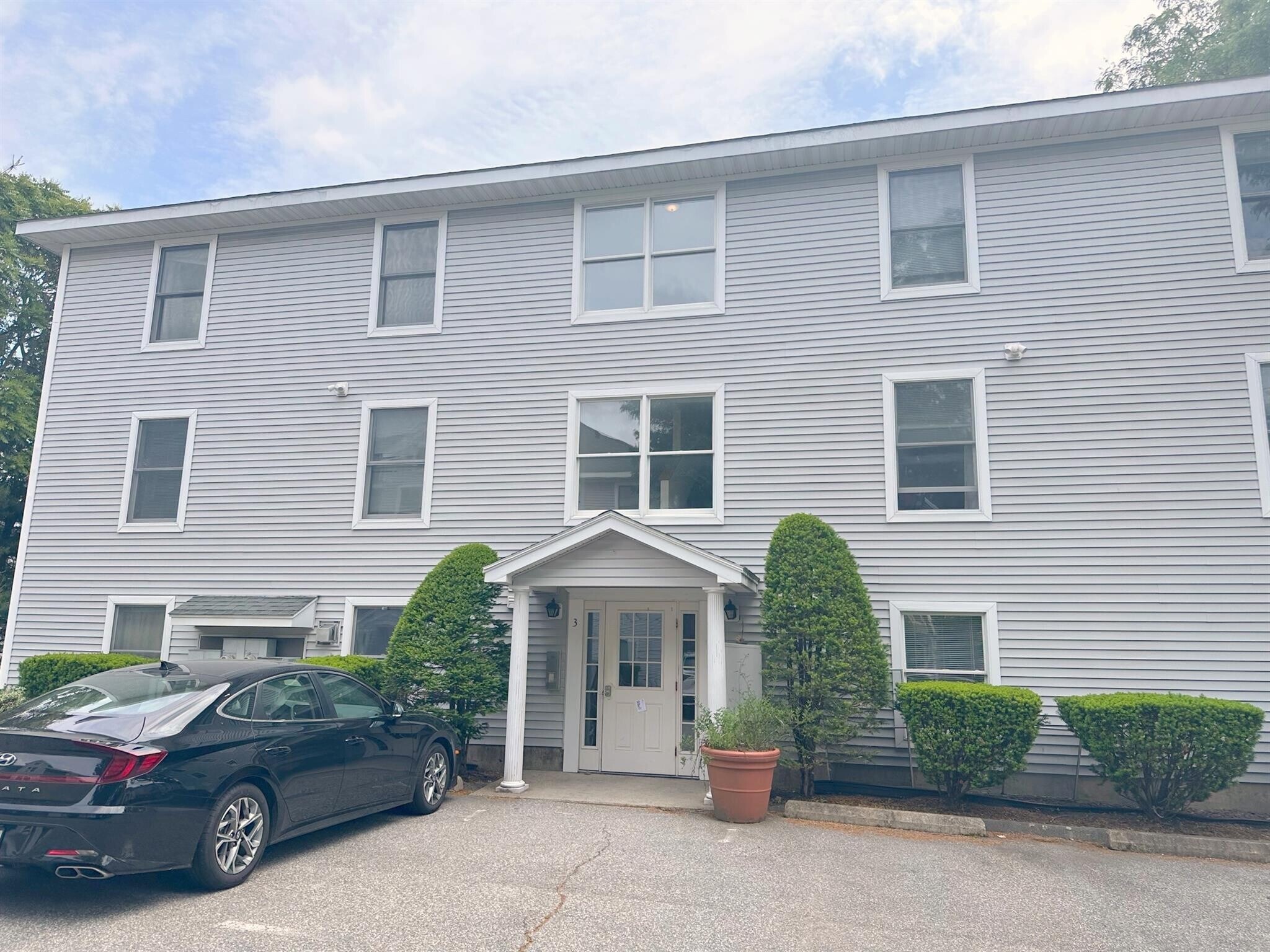 Building Photo - 3 Kent Ct