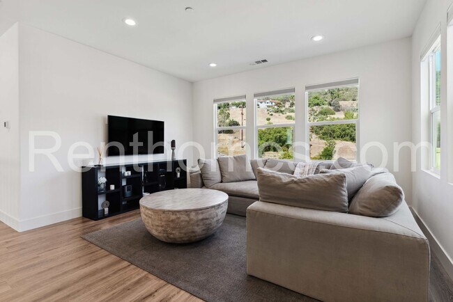 Building Photo - 21743 Deer Grass Dr