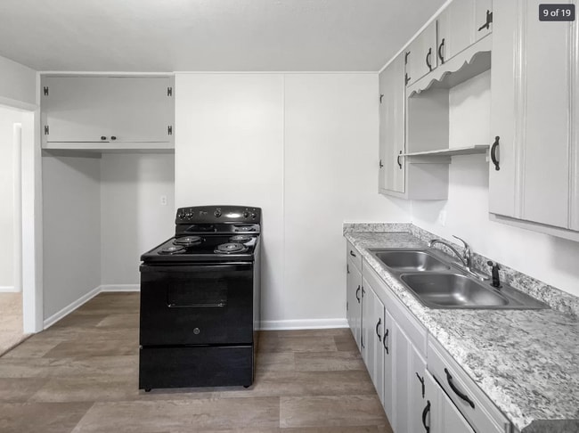 Building Photo - 114 McKinley St