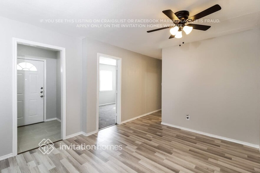 Building Photo - 813 Valley View Dr