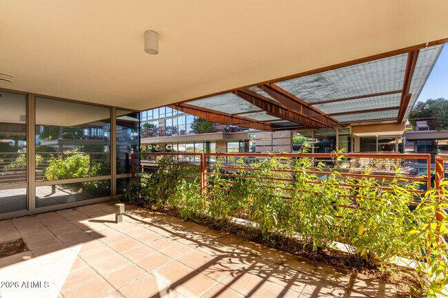 Building Photo - 7117 E Rancho Vista Dr