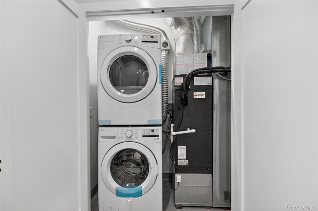 Building Photo - 10 Market St