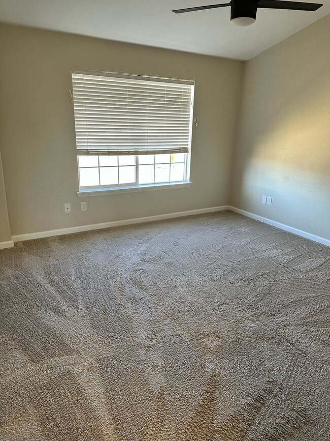 Building Photo - Charming 2BR Townhome in Aurora