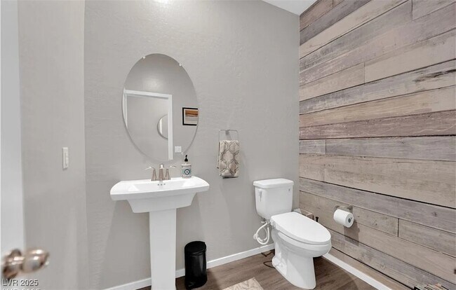 Building Photo - 2205 Ozzy Ave