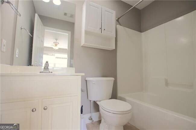 Building Photo - 460 S Barnett Shoals Rd