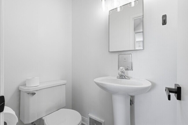 Building Photo - 9128 Austin Rd