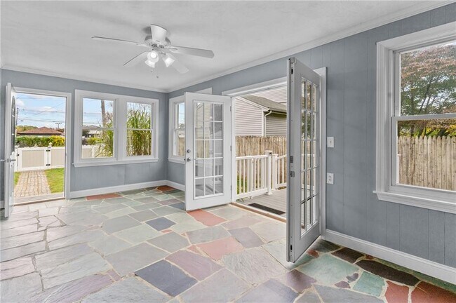 Building Photo - 10 Cooke Pl