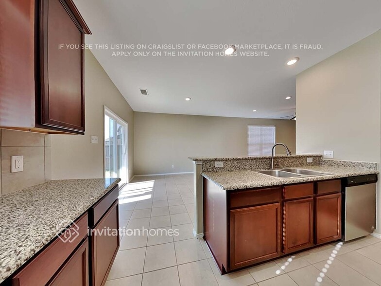 Building Photo - 2106 Slow Stream Dr